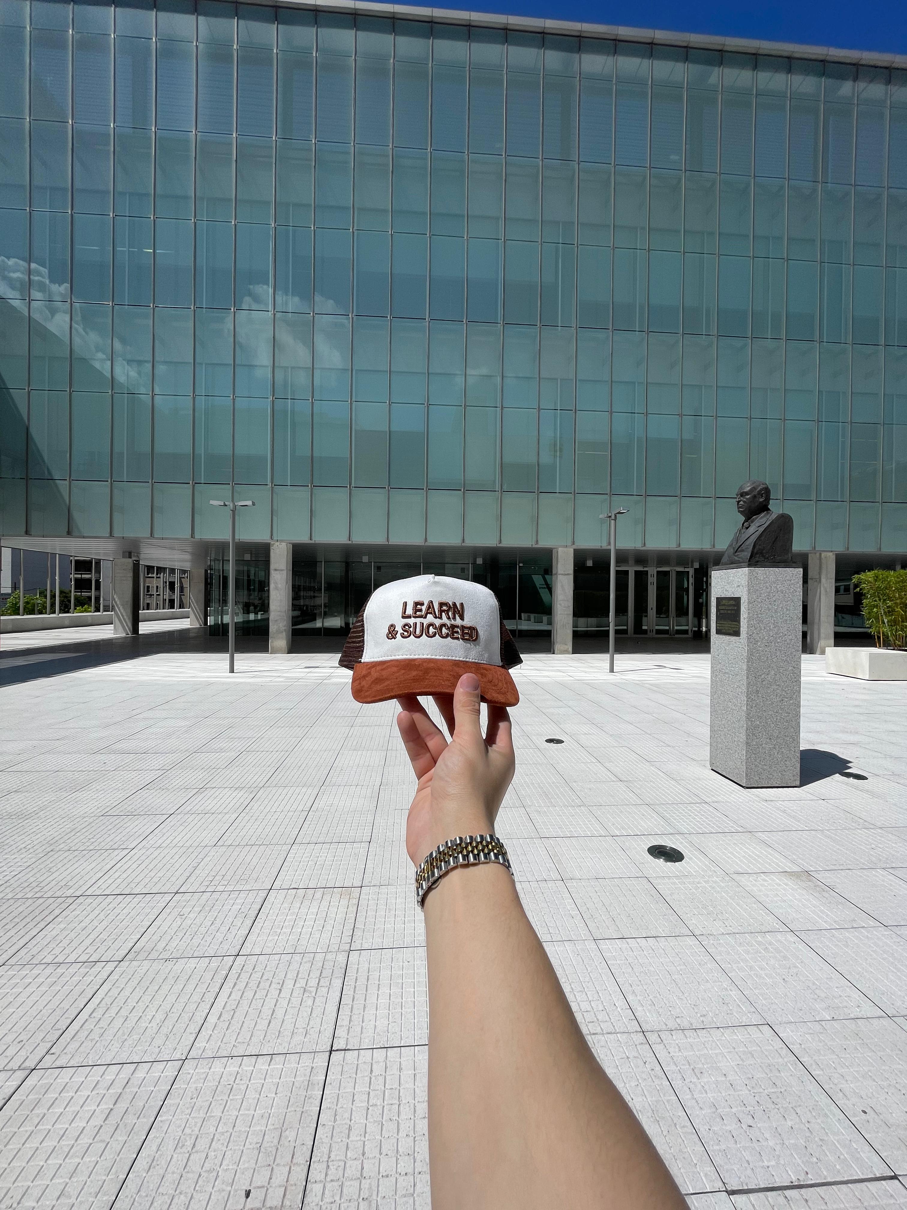 Gorra Learn & Succeed